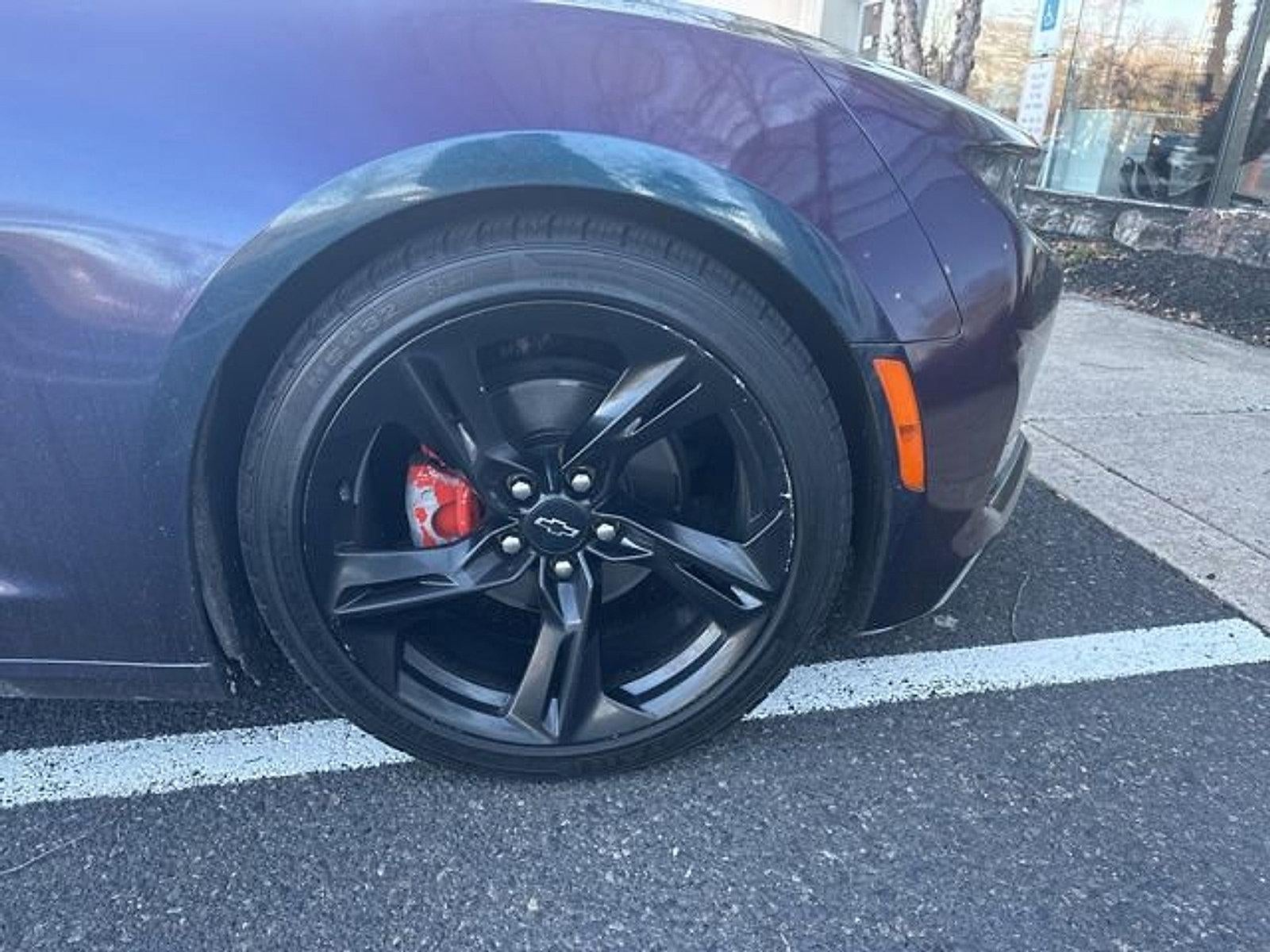 2021 Chevrolet Camaro 2dr Coupe 2LT