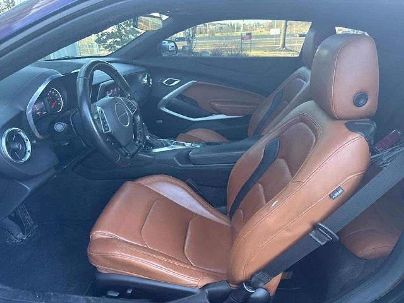 2021 Chevrolet Camaro 2dr Coupe 2LT