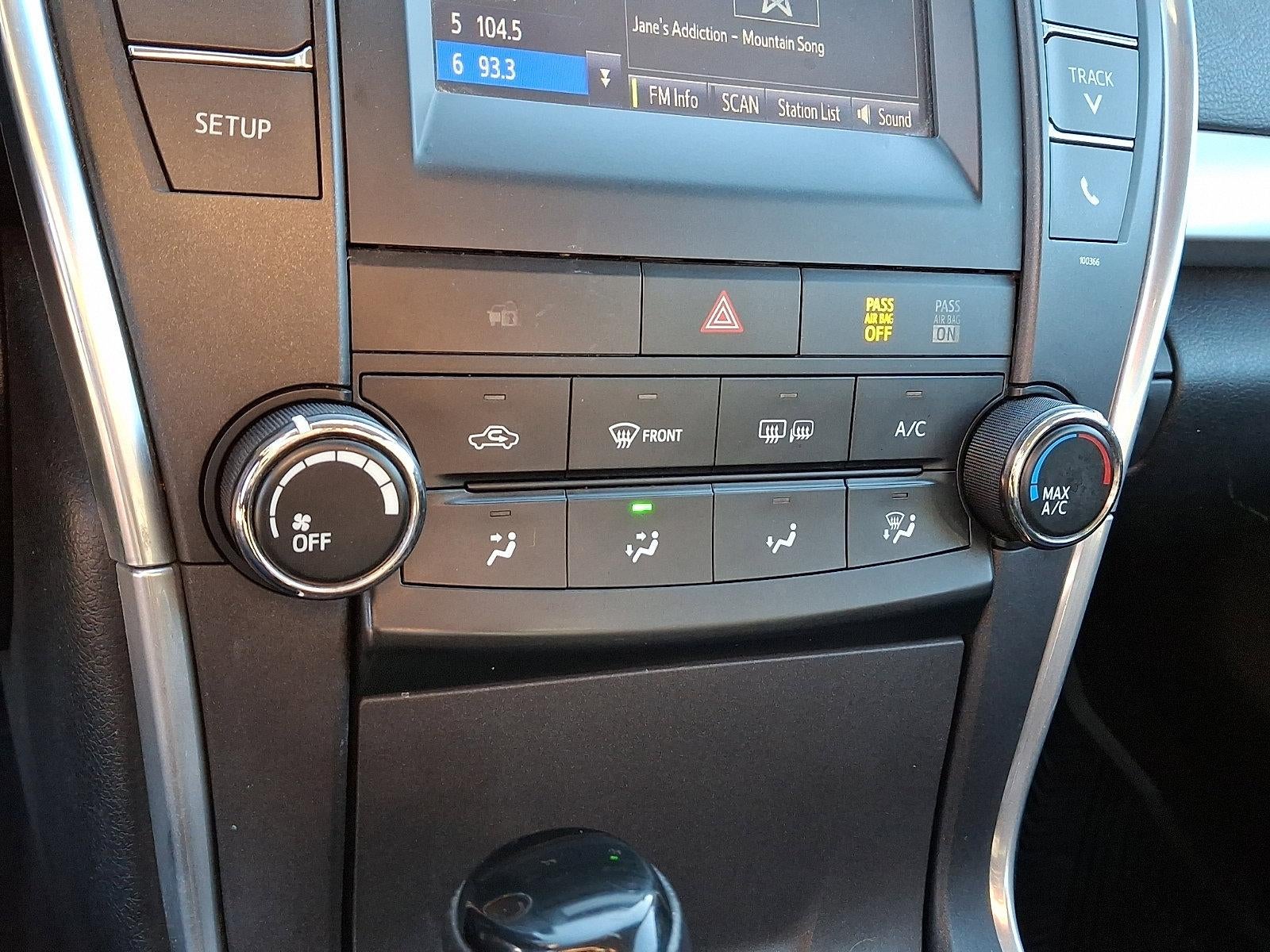 2015 Toyota Camry 4dr Sdn I4 Auto SE (SE)