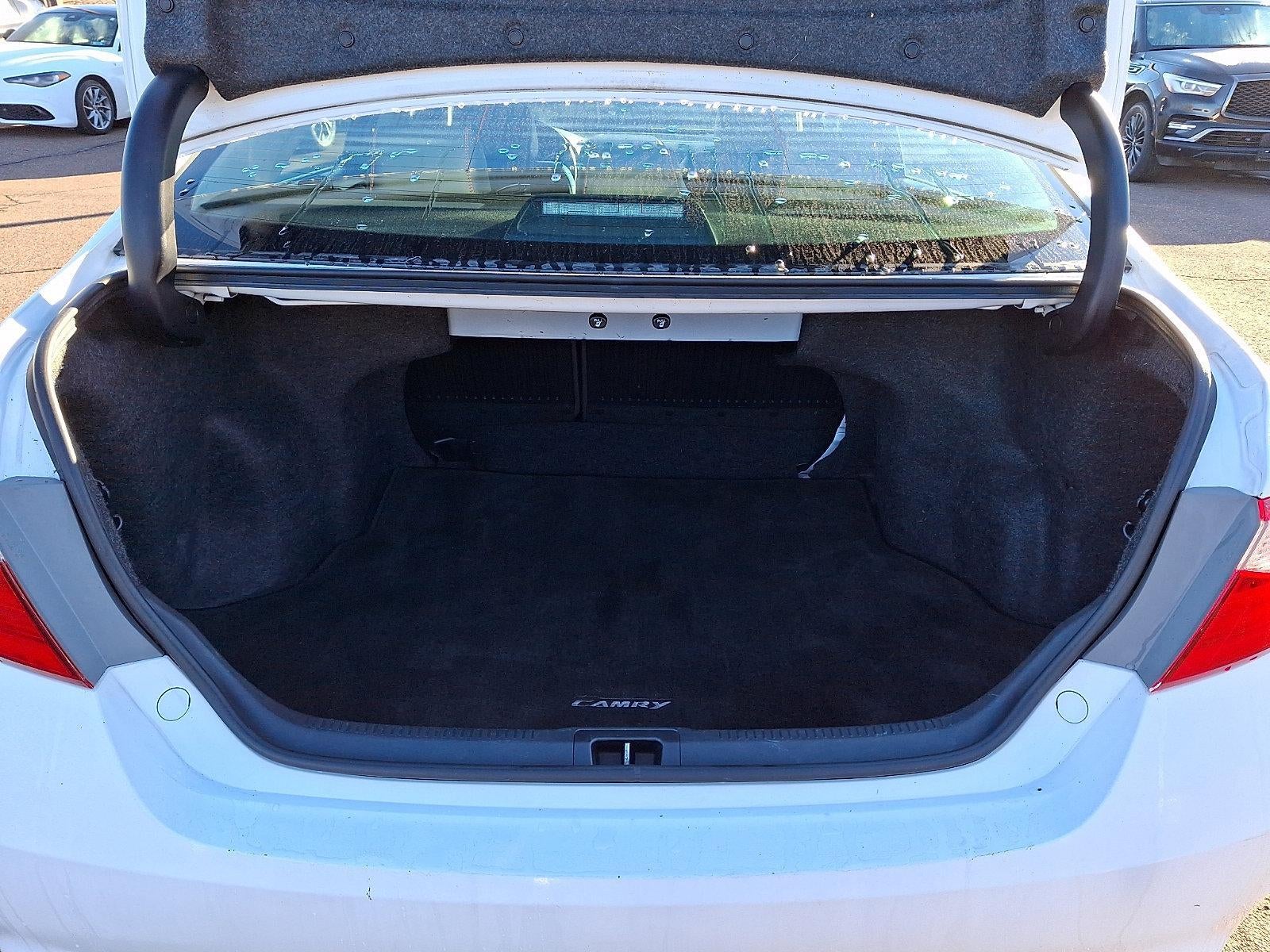 2015 Toyota Camry 4dr Sdn I4 Auto SE (SE)