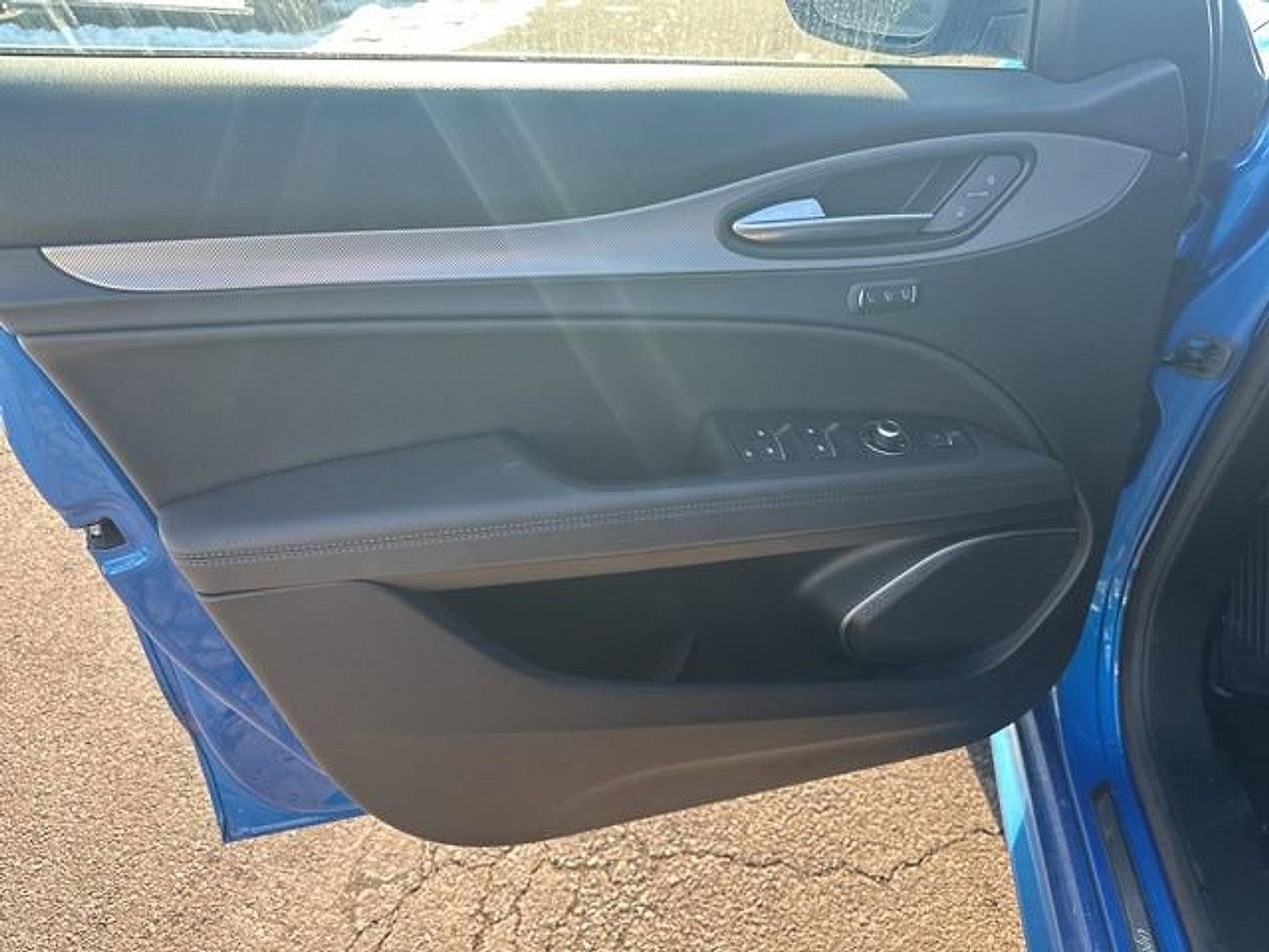 2023 Alfa Romeo Stelvio Veloce AWD