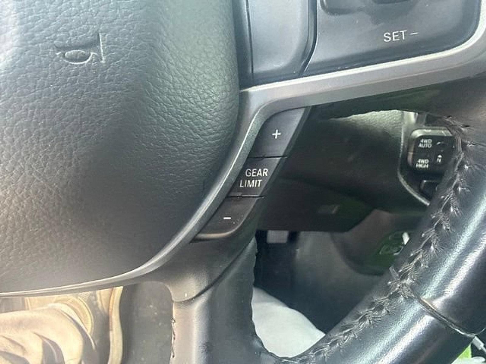 2020 RAM 1500 Big Horn 4x4 Crew Cab 5'7" Box