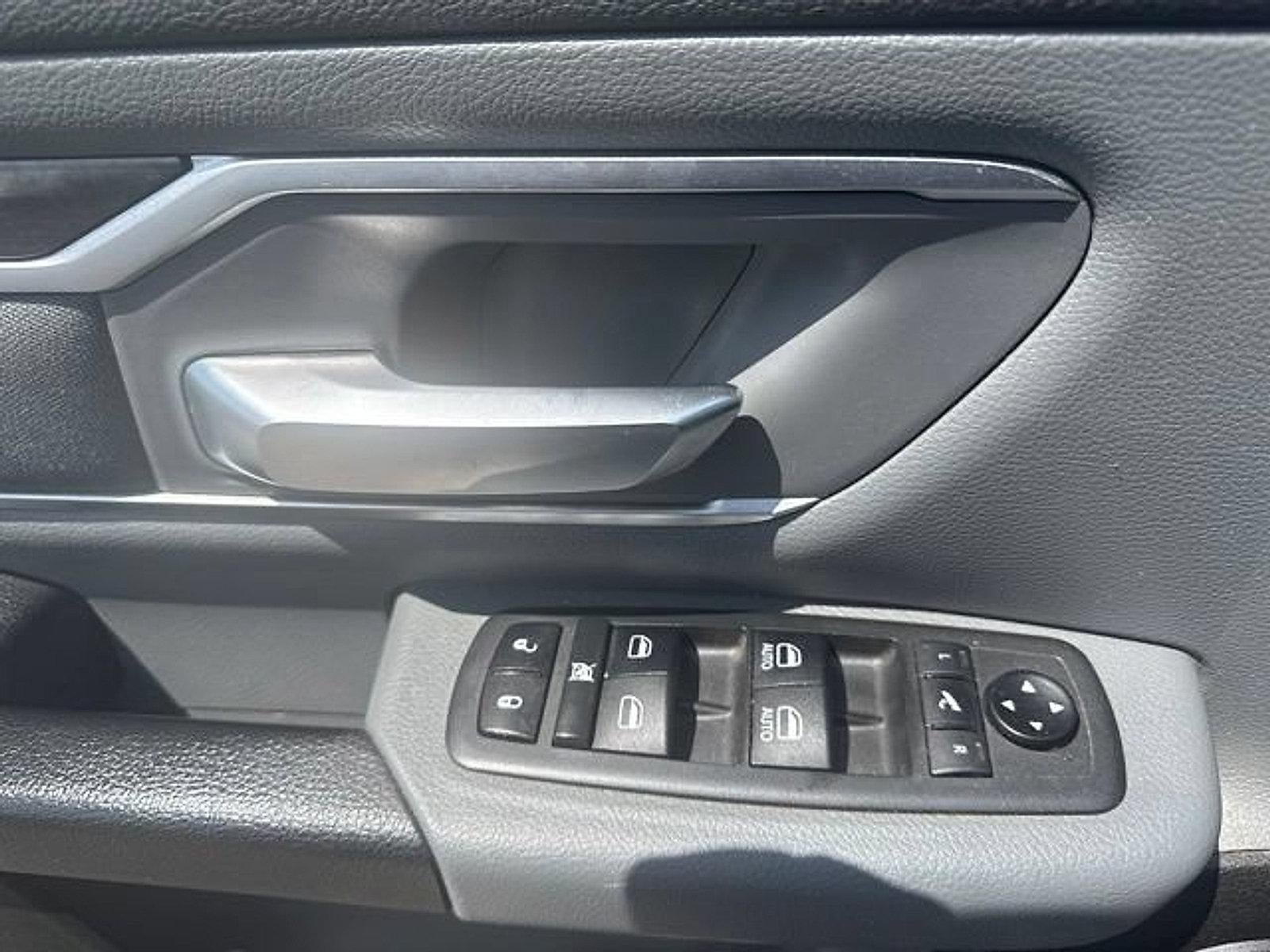 2020 RAM 1500 Big Horn 4x4 Crew Cab 5'7" Box