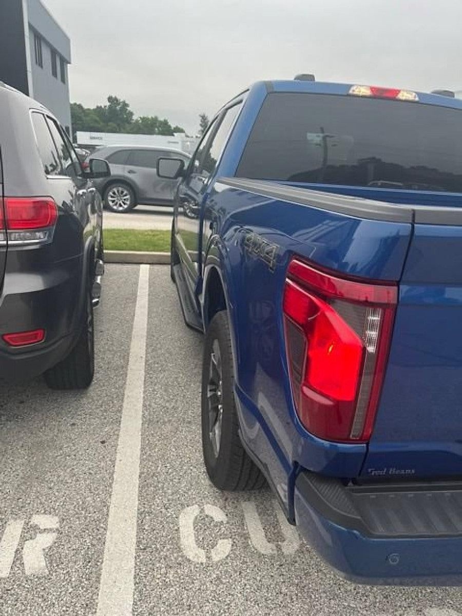 2025 Ford F-150 STX 4WD SuperCrew 5.5' Box