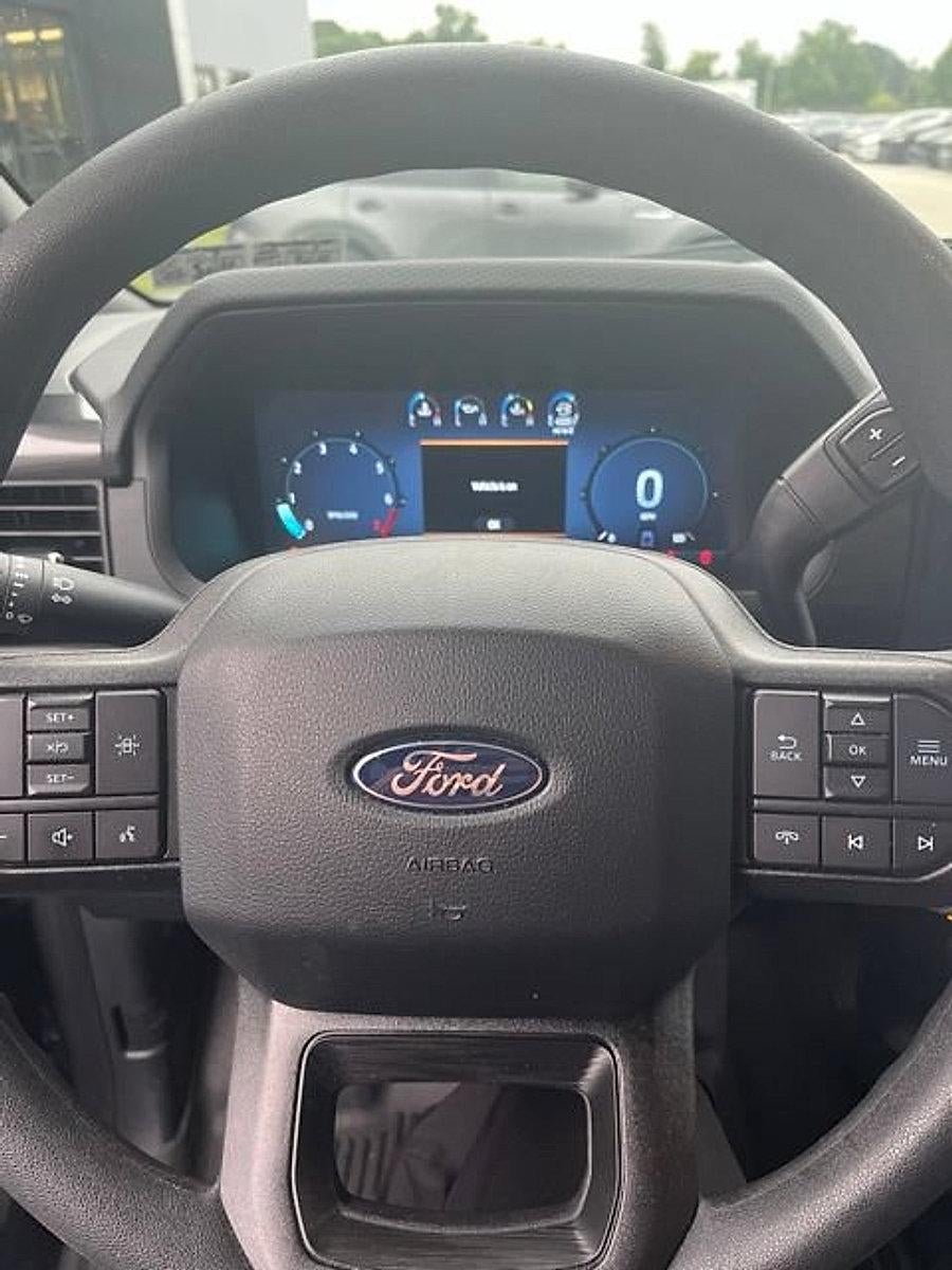 2025 Ford F-150 STX 4WD SuperCrew 5.5' Box