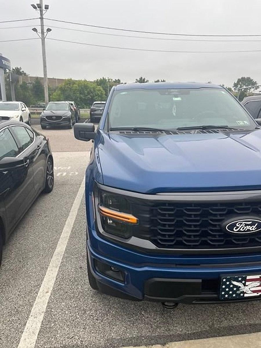 2025 Ford F-150 STX 4WD SuperCrew 5.5' Box