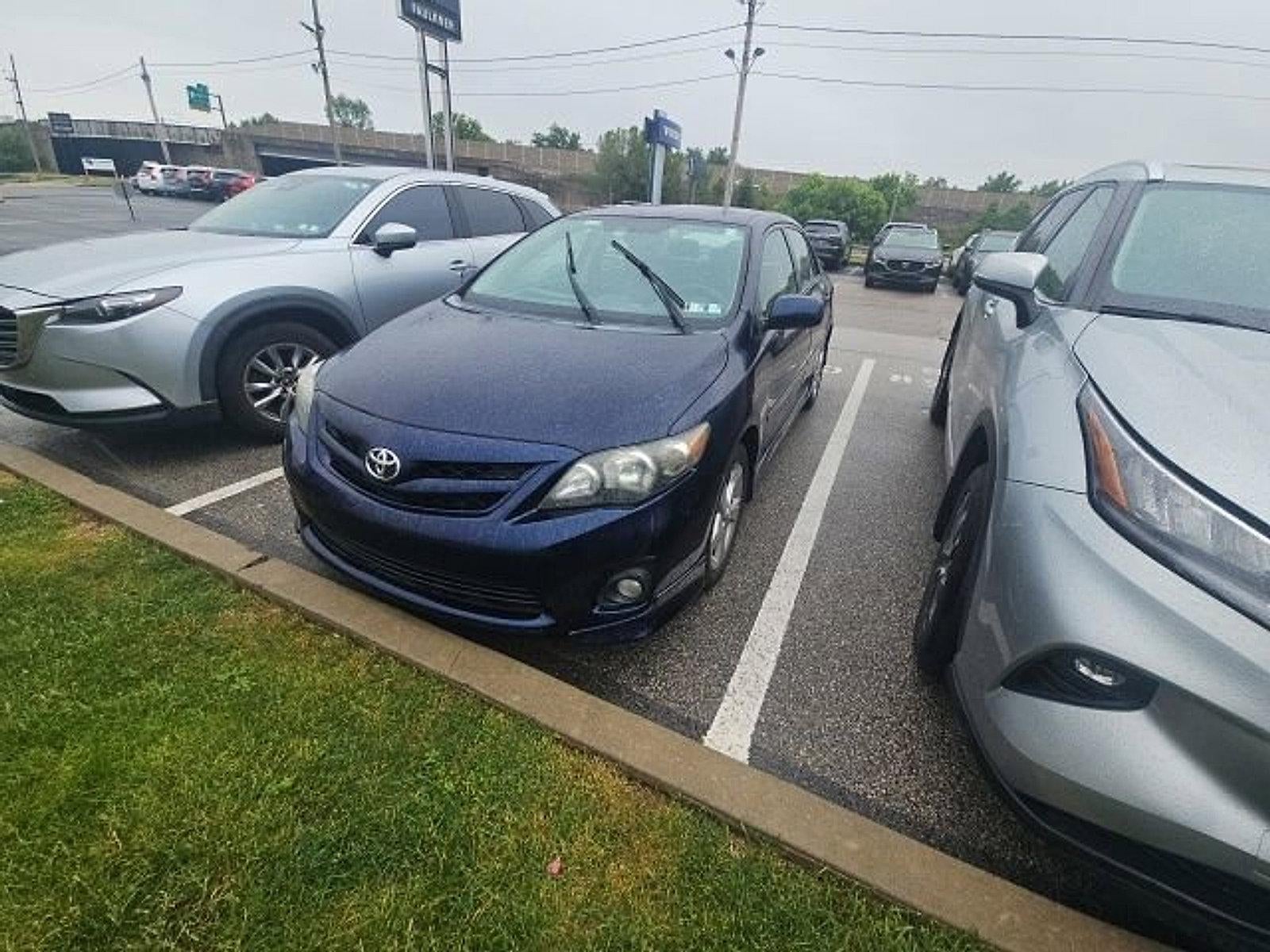 2013 Toyota Corolla 4dr Sdn Auto S (Natl)