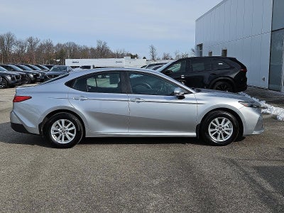 2025 Toyota Camry LE AWD (Natl)