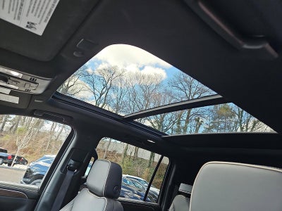 2024 Chevrolet Suburban 4WD Premier