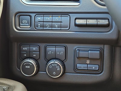 2024 Chevrolet Suburban 4WD Premier