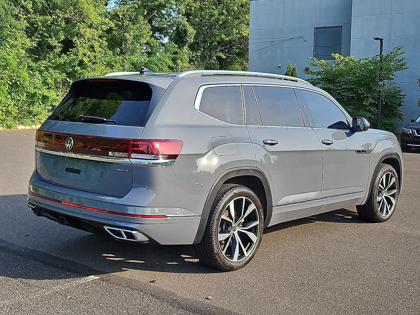 2025 Volkswagen Atlas 2.0T SEL Premium R-Line 4MOTION