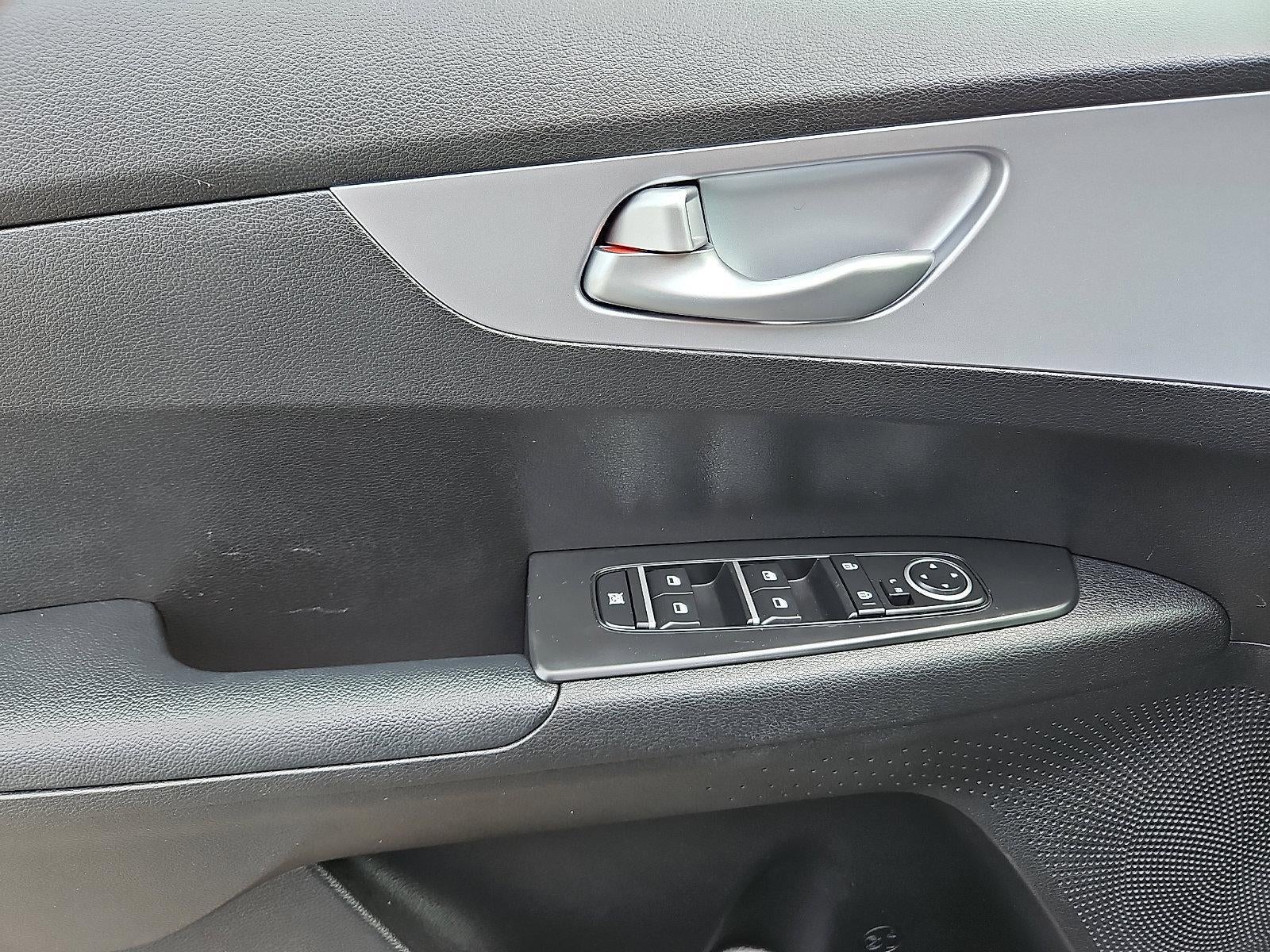 2024 Kia Forte LXS IVT