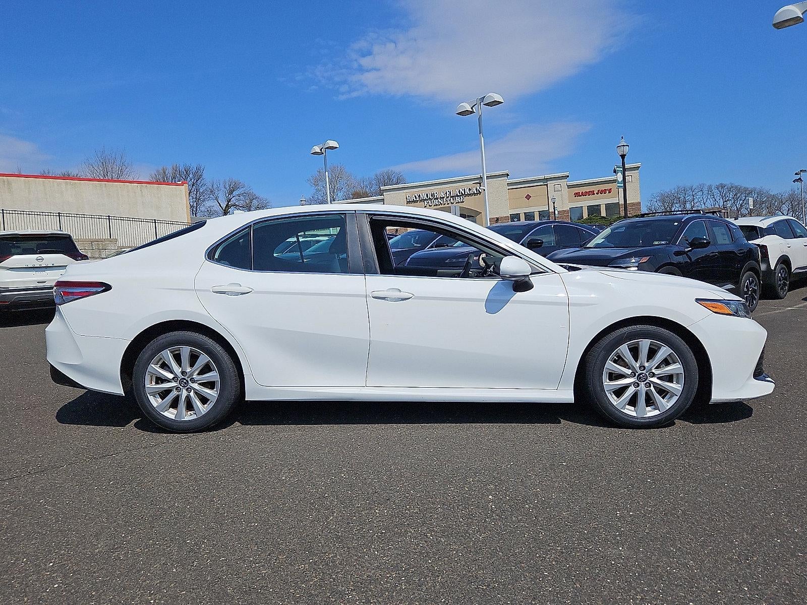 2019 Toyota Camry LE Auto (SE)