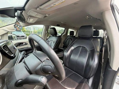 2023 Chrysler Pacifica Touring L FWD