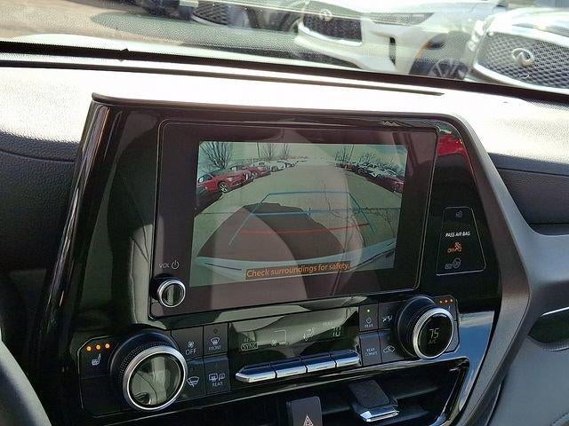 2025 Toyota Highlander XLE AWD (Natl)