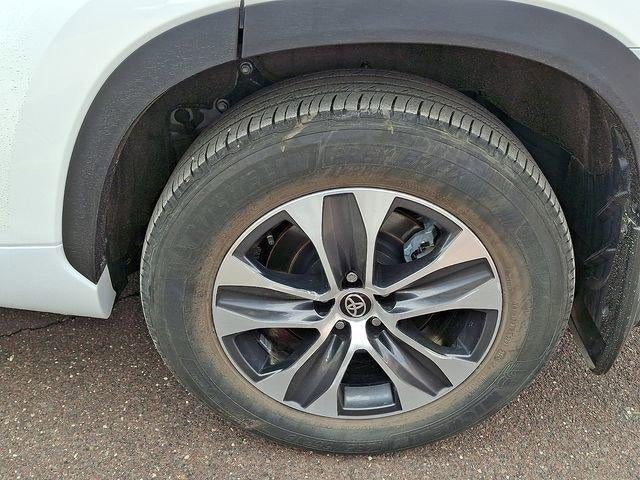 2025 Toyota Highlander XLE AWD (Natl)