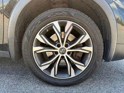 2018 INFINITI QX30 Premium AWD