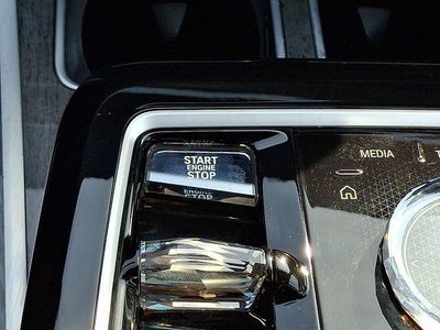 2024 BMW 740i xDrive Sedan