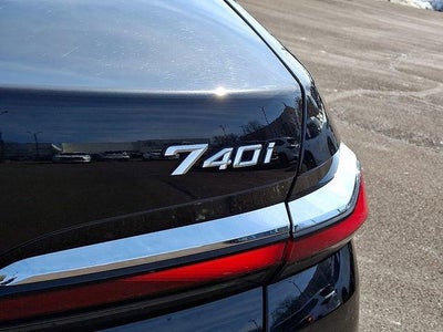 2024 BMW 740i xDrive Sedan