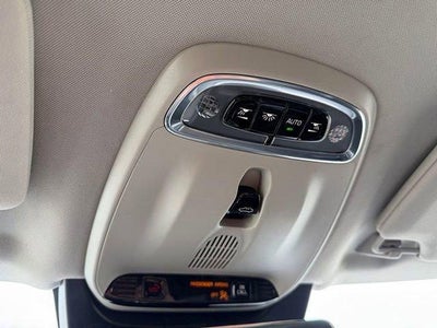 2017 Volvo XC90 T6 AWD 7-Passenger Momentum