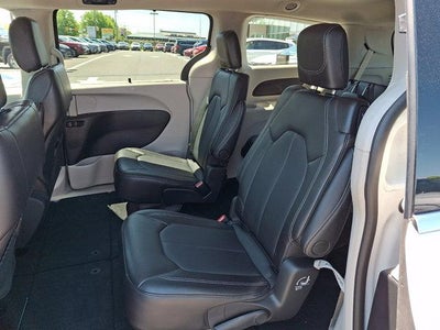 2024 Chrysler Pacifica Touring L FWD