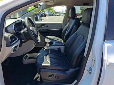 2024 Chrysler Pacifica Touring L FWD