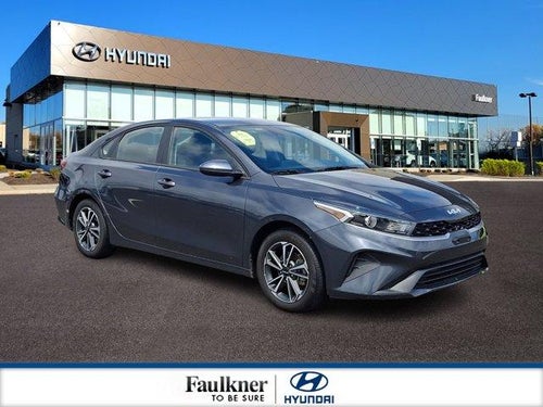 2023 Kia Forte LXS IVT