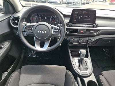 2023 Kia Forte LXS IVT