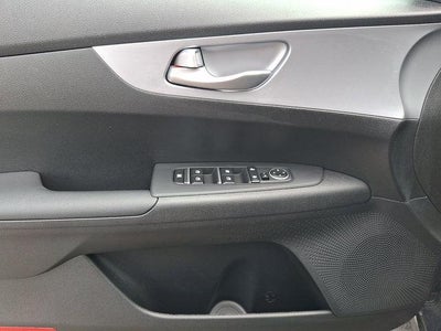 2023 Kia Forte LXS IVT