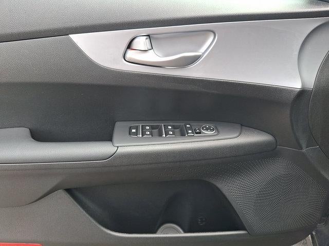 2023 Kia Forte LXS IVT