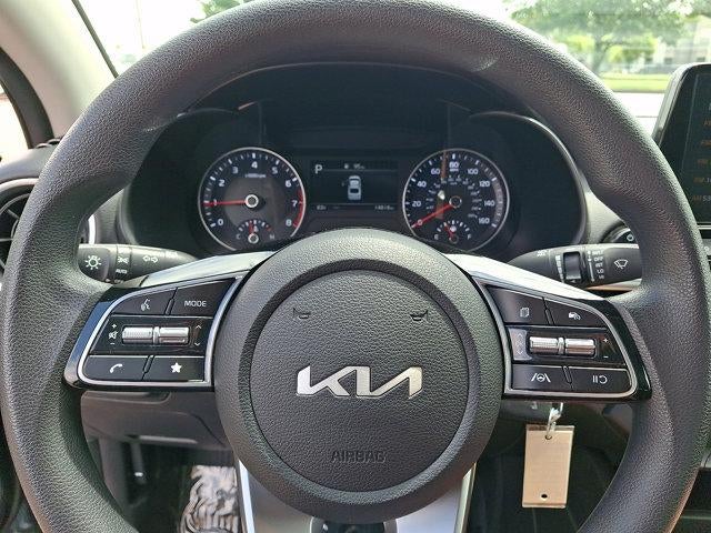 2023 Kia Forte LXS IVT