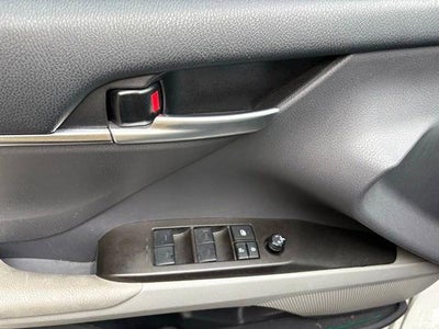 2024 Toyota Camry SE Auto (SE)