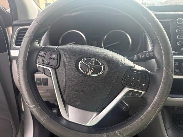 2017 Toyota Highlander Limited V6 AWD (Natl)