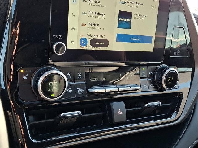 2025 Toyota Highlander XLE AWD (Natl)