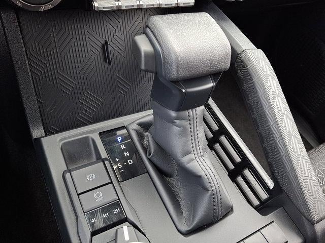 2025 Toyota 4Runner SR5 4WD (GS)