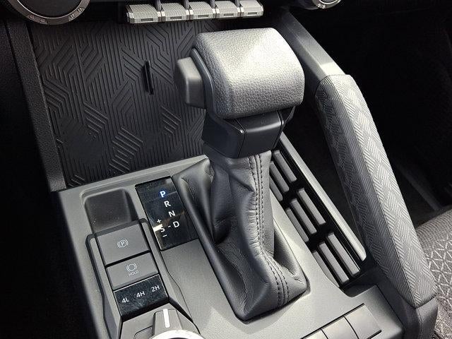 2025 Toyota 4Runner SR5 4WD (GS)