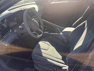 2024 Hyundai ELANTRA SEL IVT
