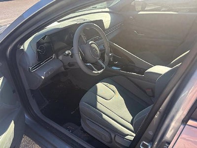 2024 Hyundai ELANTRA SEL IVT
