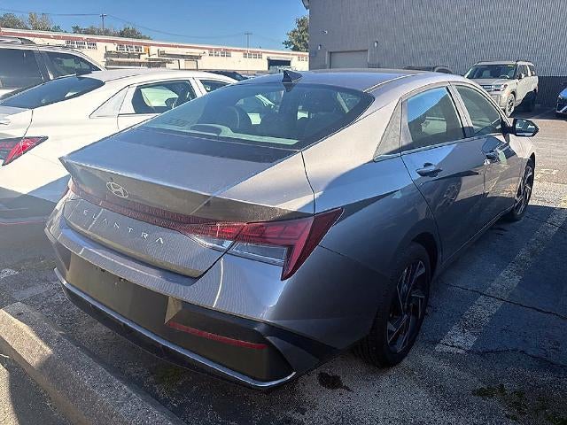2024 Hyundai ELANTRA SEL IVT