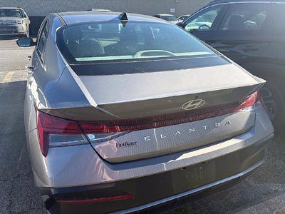 2024 Hyundai ELANTRA SEL IVT